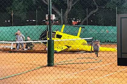 un-helicoptero-cayo-en-las-canchas-de-tenis-del-QF622AOL6NE2FMUZIUHJXPGXHU