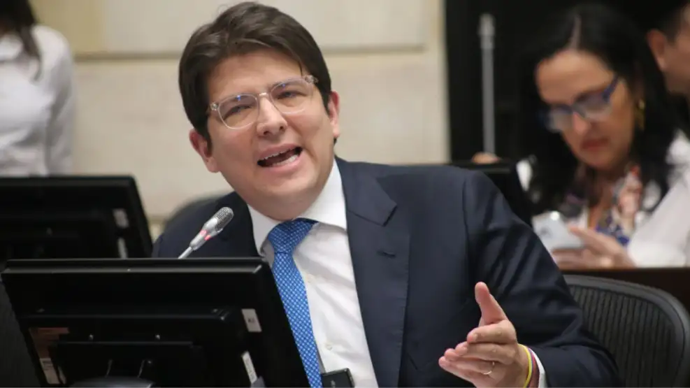 miguel-uribe-turbay-fue-asesinado-en-junio-de-2025-por-un-sicario-que-le-disparo-por-la-espalda-en-pleno-acto-publico-2225395