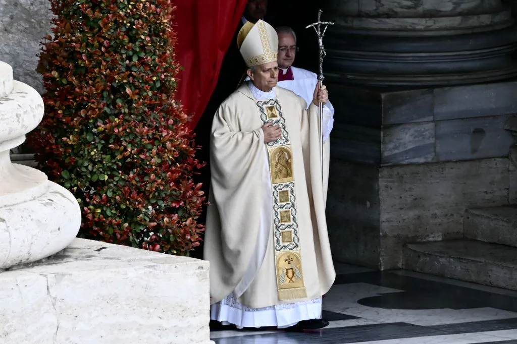 22abb3766771-gettyimages-2215111695