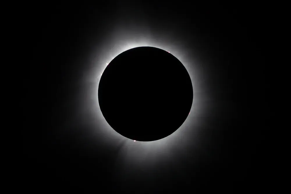06moon-solar-eclipse-sub-lfhz-superJumbo