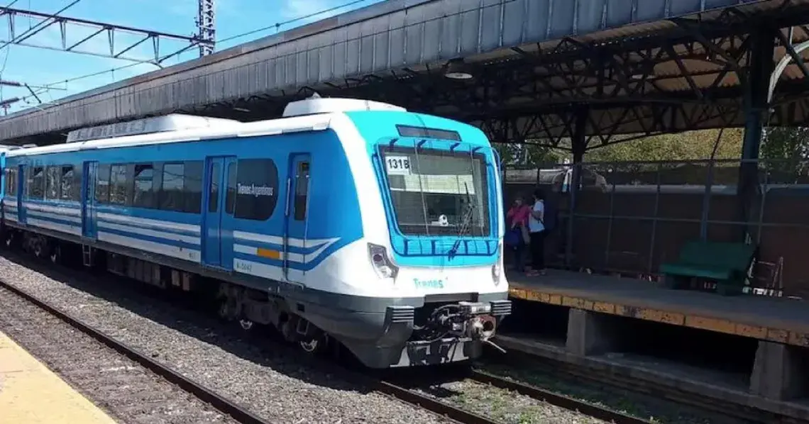 paro-trenes-levantado-la-fraternidadjpg