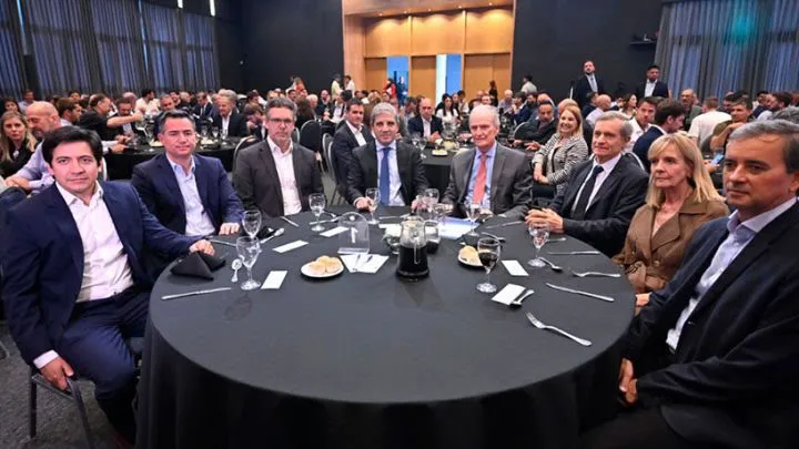 bolsa-de-comercio-toto-caputo-2123460