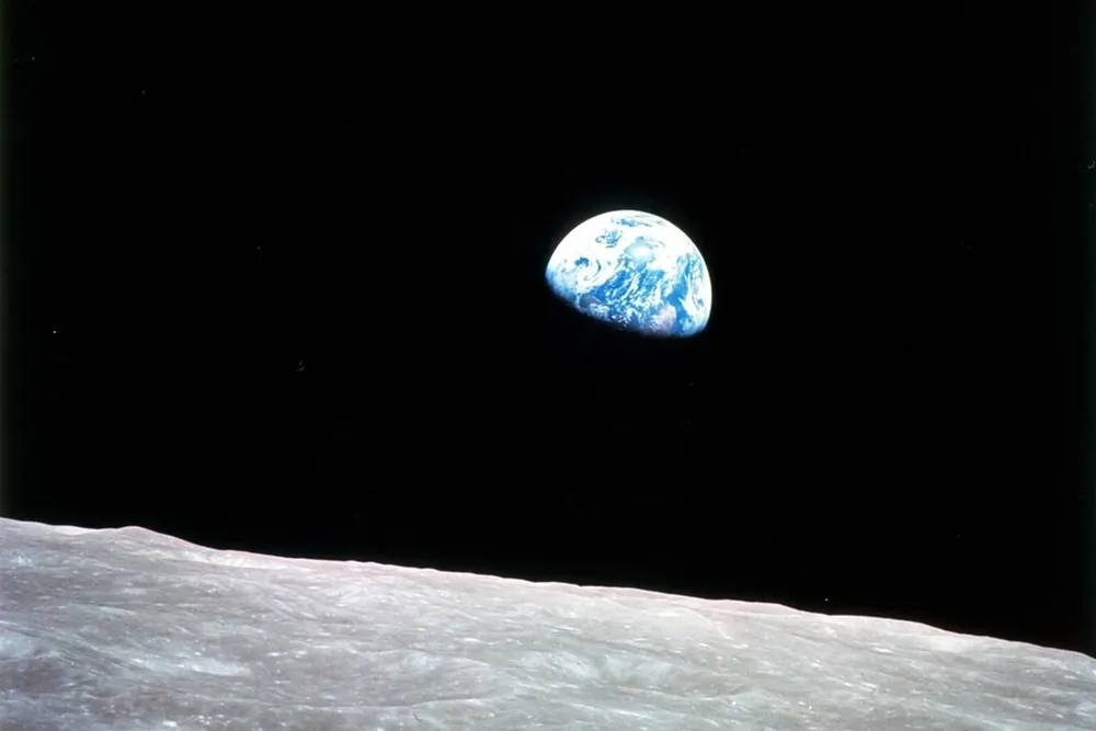 Earthrise-1